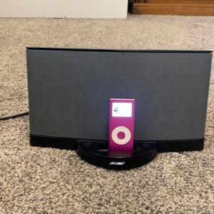 Bose sound dock series II digital music system. Pink Ipod is not included